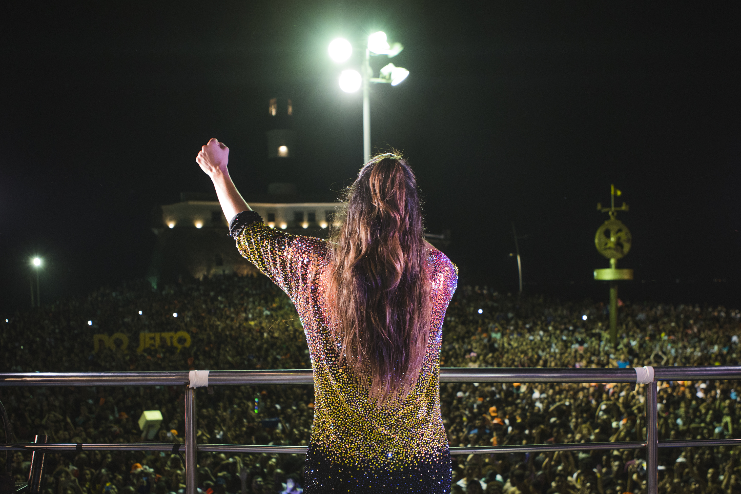 IVETE SANGALO CANTA PARA 800 MIL PESSOAS EM SALVADOR